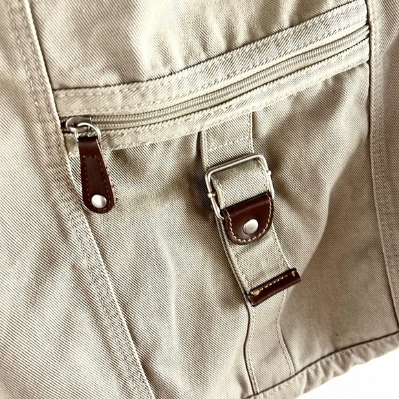 👜 Tan & Brown Faux Leather Trim Adjustable Strap Crossbody Purse Bag - Picture 4 of 10